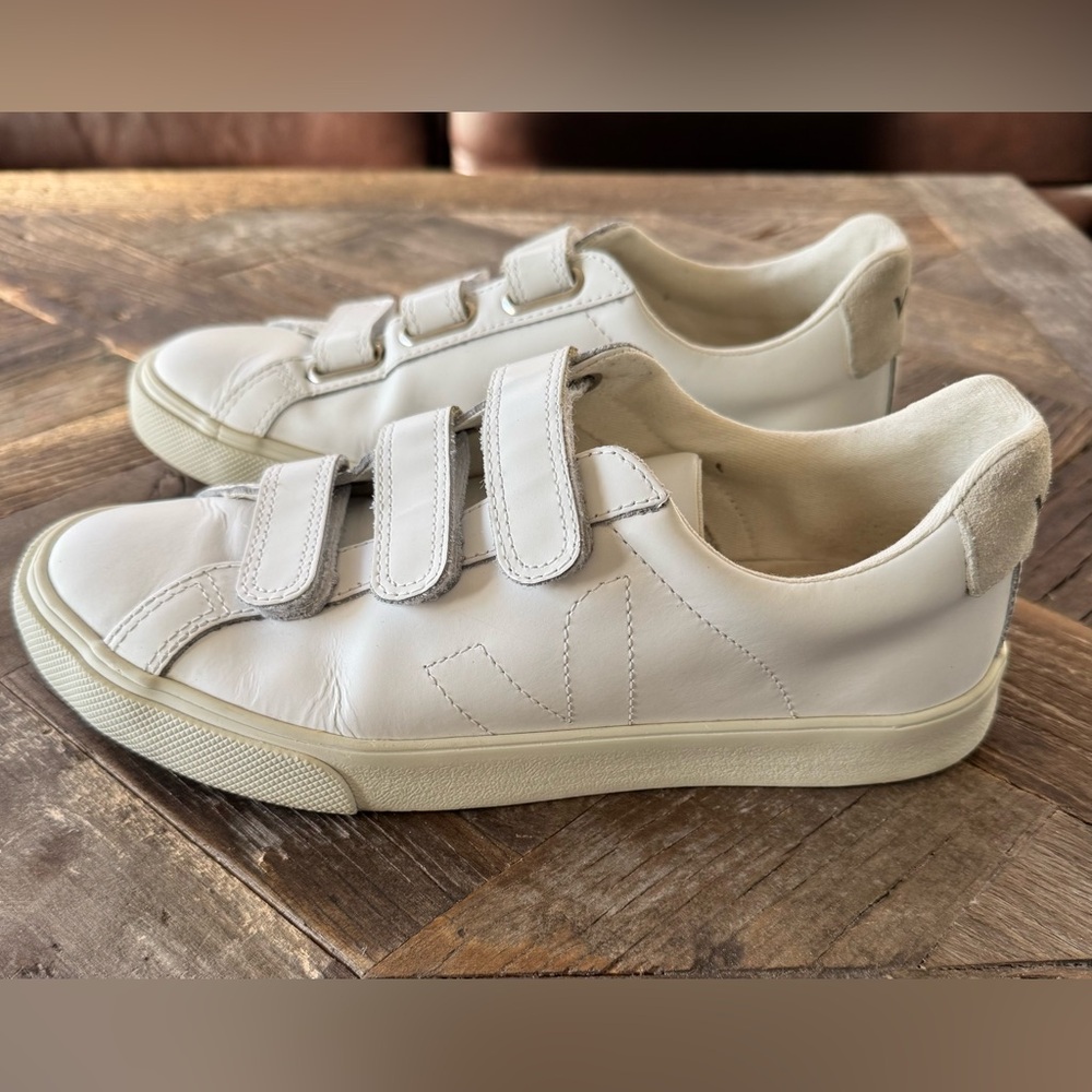 Veja White Velcro Strap Sneakers Women’s size 7 - Picture 2 of 5